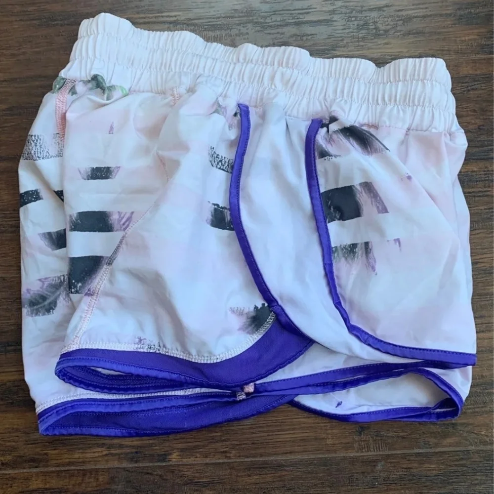 Lululemon Tracker V Limited Edition Shorts 6/S - Picture 1 of 9